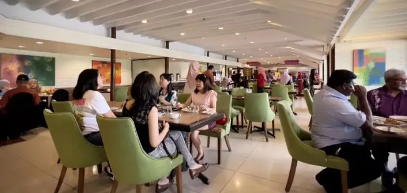 diners at Malaysia restaurant