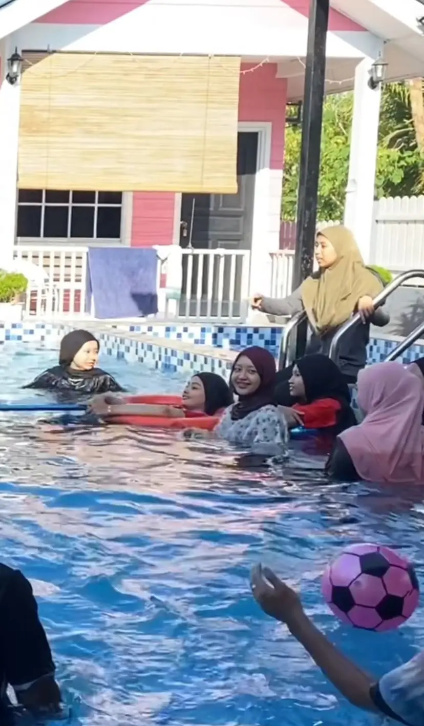 friends at swimming pool