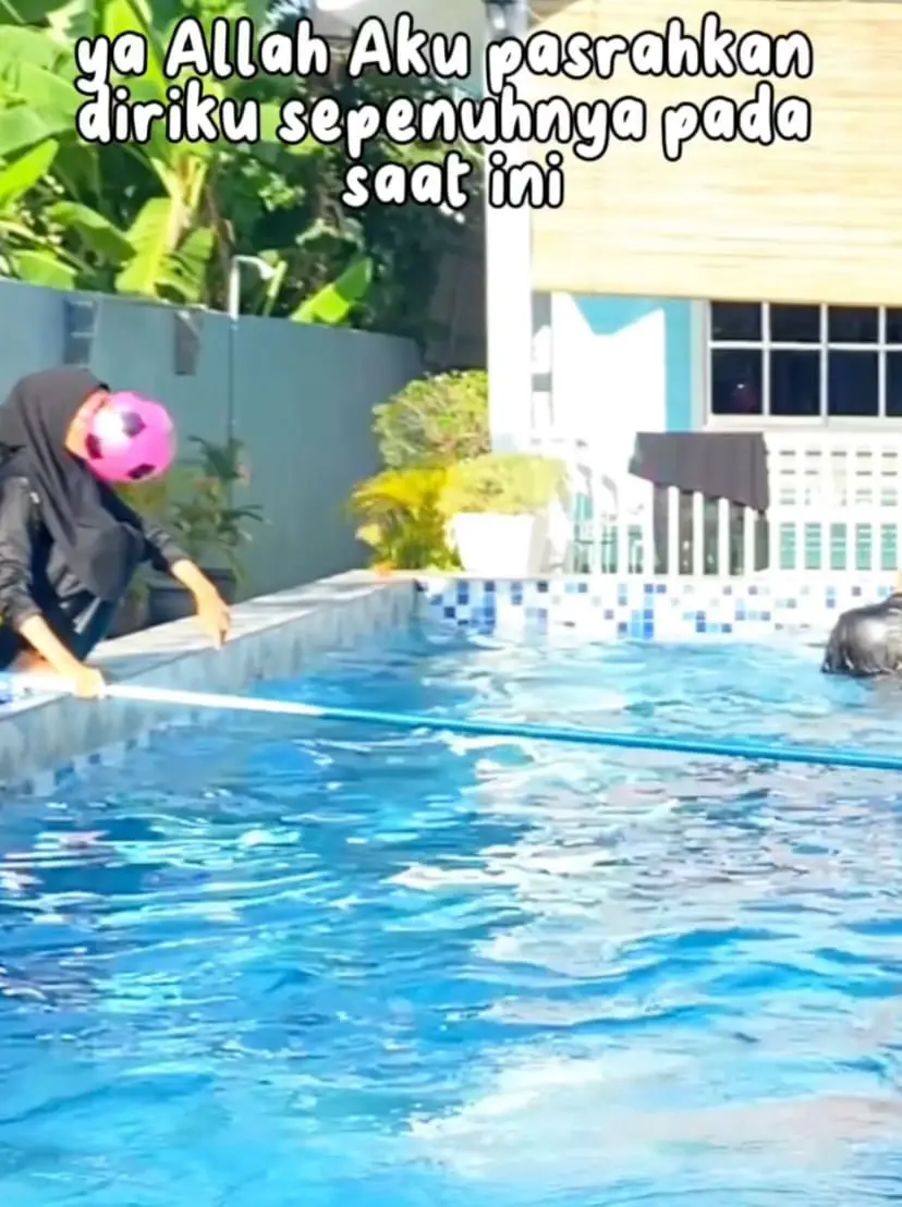 friends at swimming pool