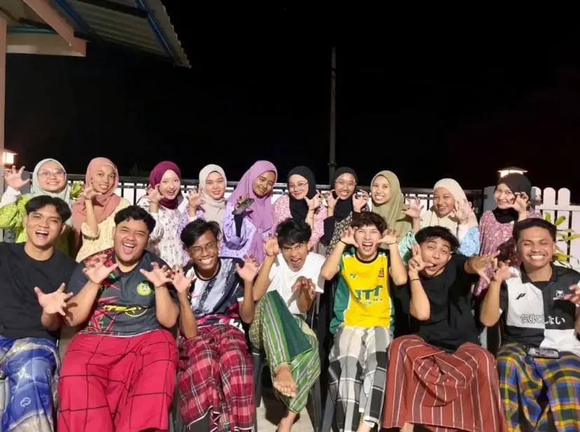 friends posing for picture