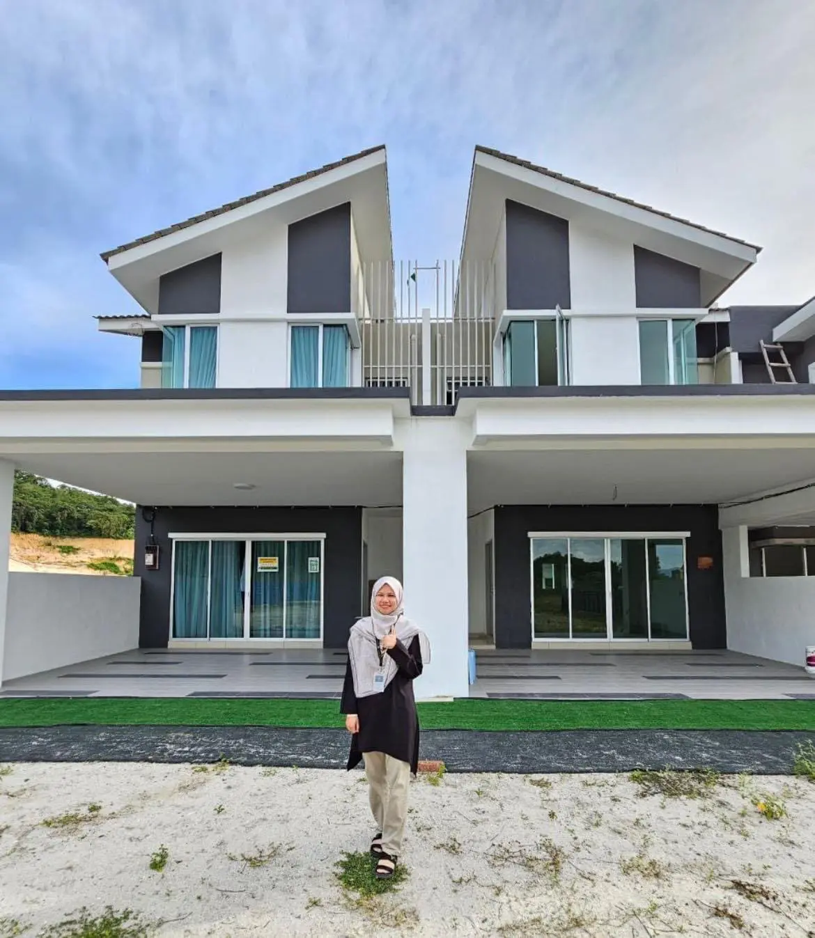 Rubi Hasman, real estate agent