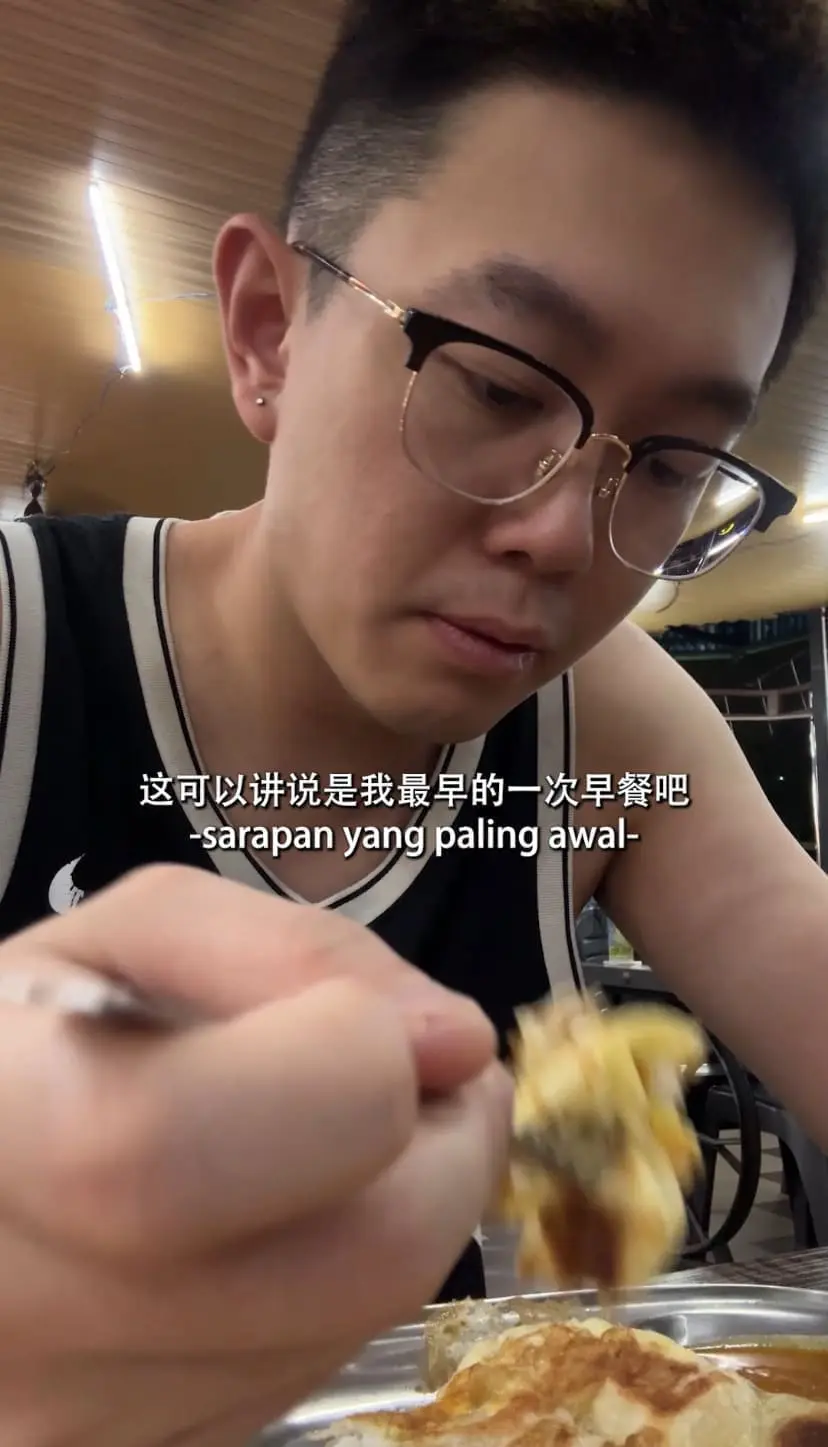 Malaysian Chinese having earliest breakfast at 4.30 am to do fasting for the first time.