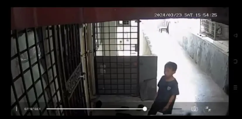 kid steals parcel caught on cctv