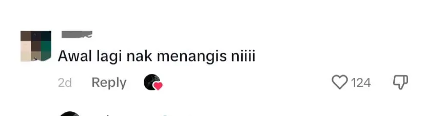 M'sian Man Surprises Mum With Birthday Cake At Her Workplace, Leaves Netizens Touched - comment