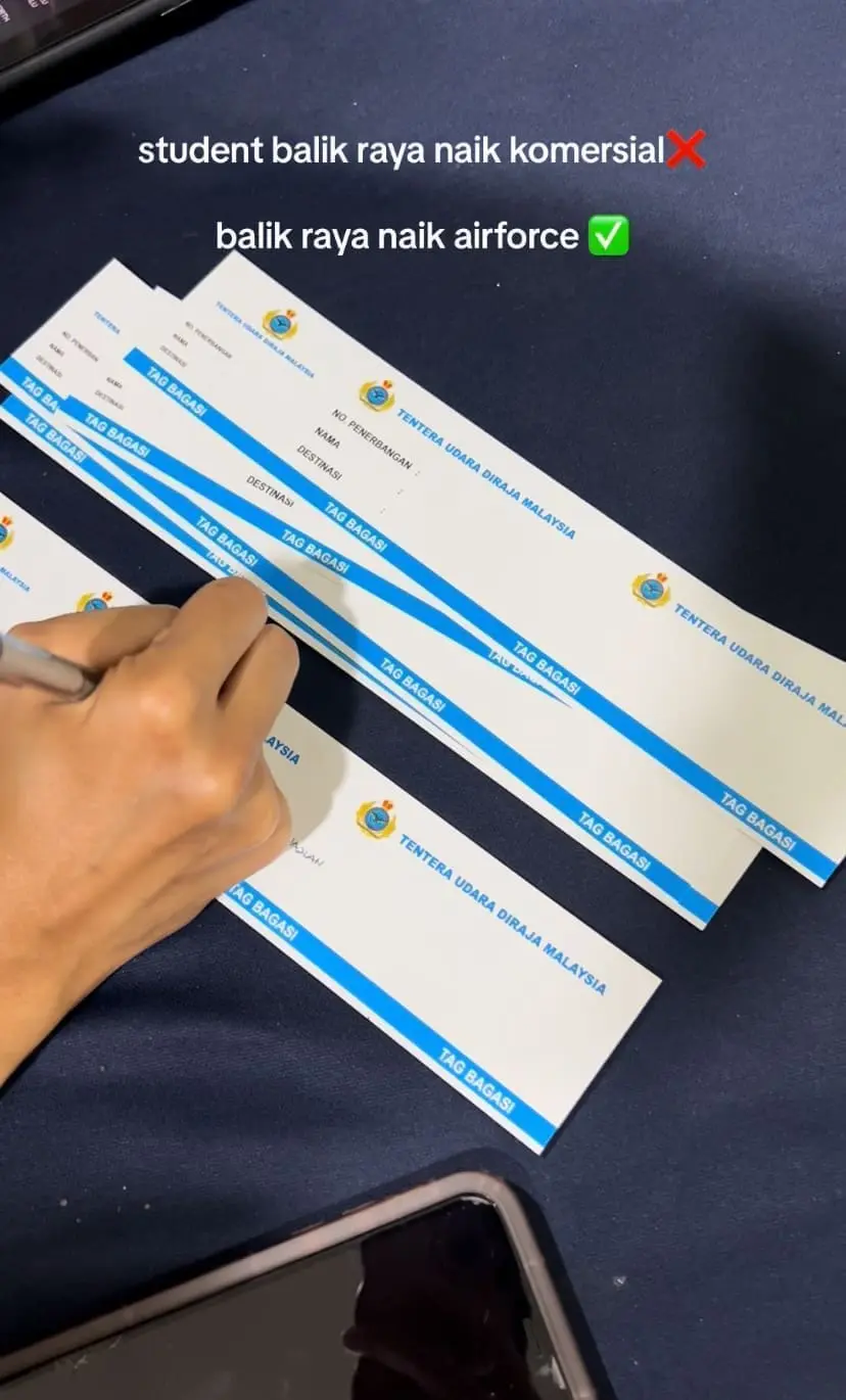 UPNM students from Sabah and Sarawak take TUDM jet to celebrate raya 