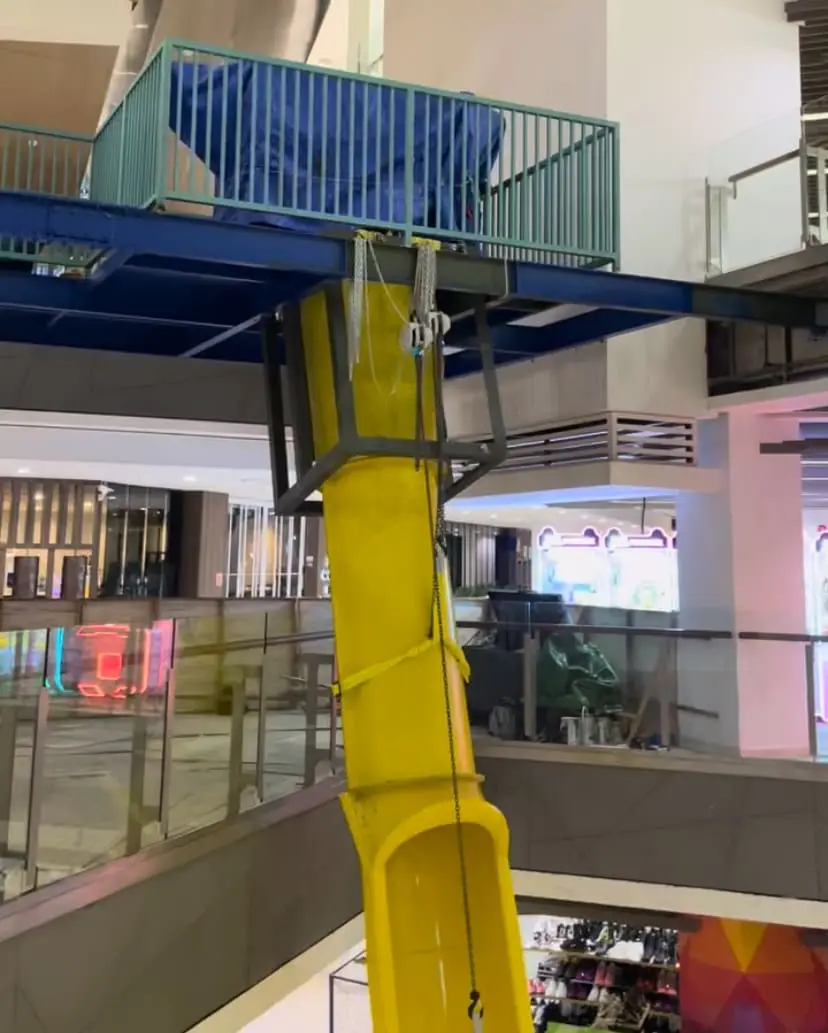 ‘Straight To llaollao?’ - Unfinished Slide Inside JB Mall Leaves Netizens In Stitches