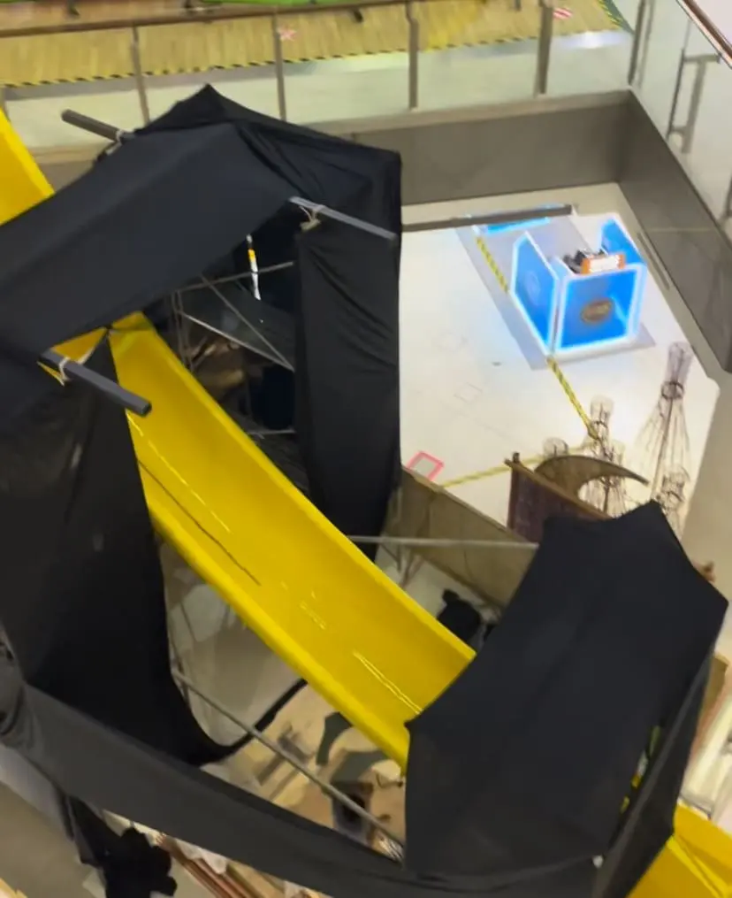 ‘Straight To llaollao?’ - Unfinished Slide Inside JB Mall Leaves Netizens In Stitches