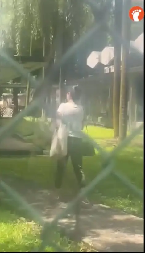 SG woman made PHV driver waited for her for 6 mins without a word and slammed the car door