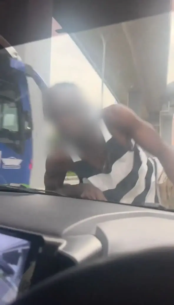 M'sian Woman Honks Frantically At Foreign Man Who Climbed Onto Her Car And Accused Her Of Hitting Him