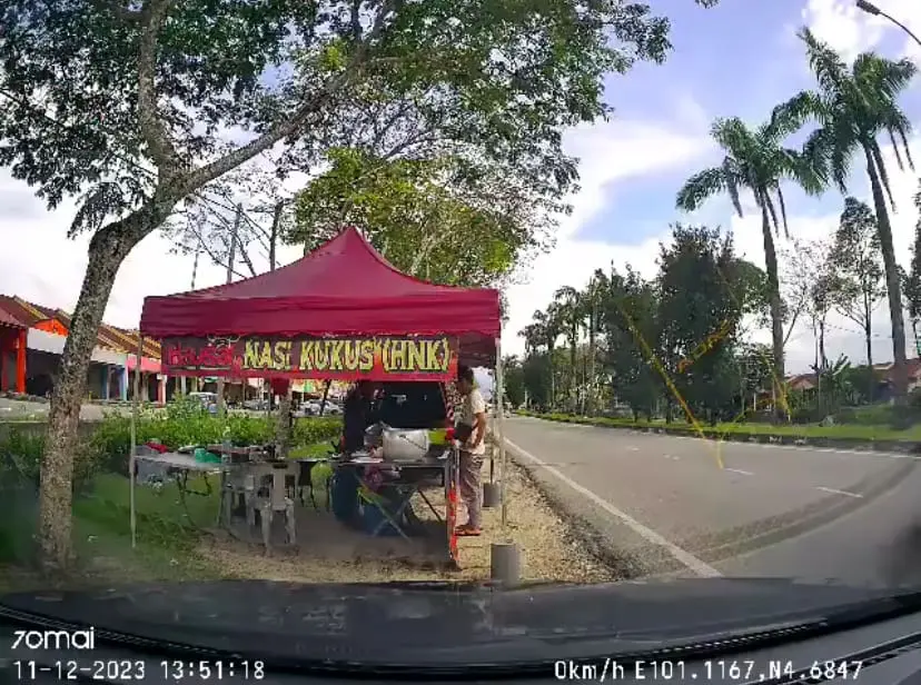 Nasi Kukus stall at the side of the road