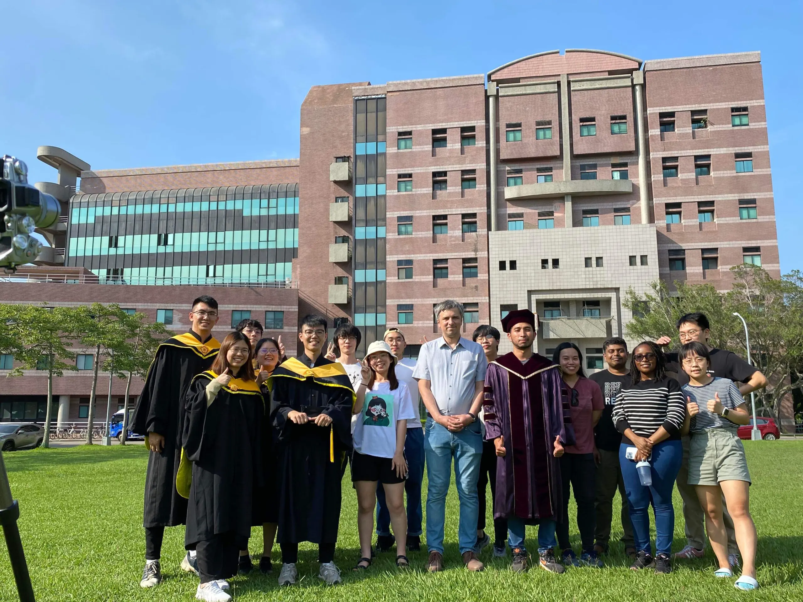 pursue a PhD in Chemistry at the National Tsing Hua University