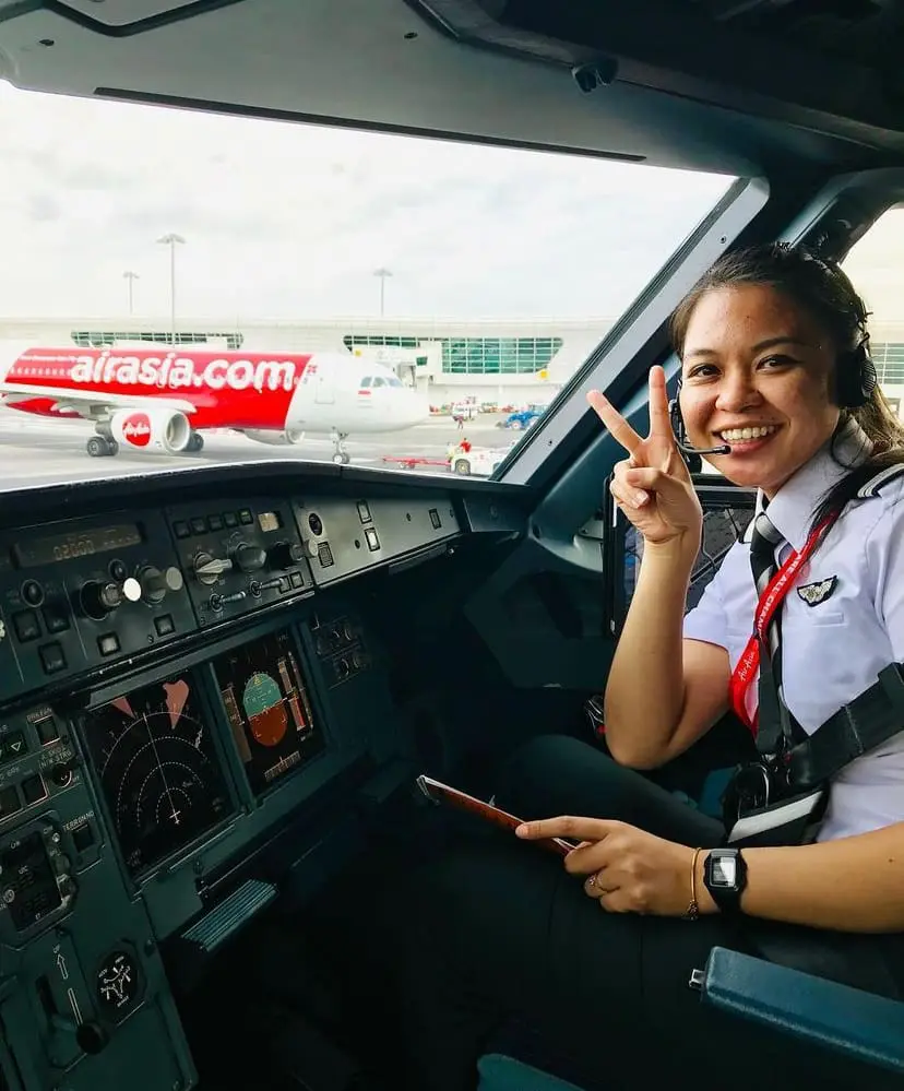 Puteri Anggia Hamzah - senior first officer of AirAsia 2024