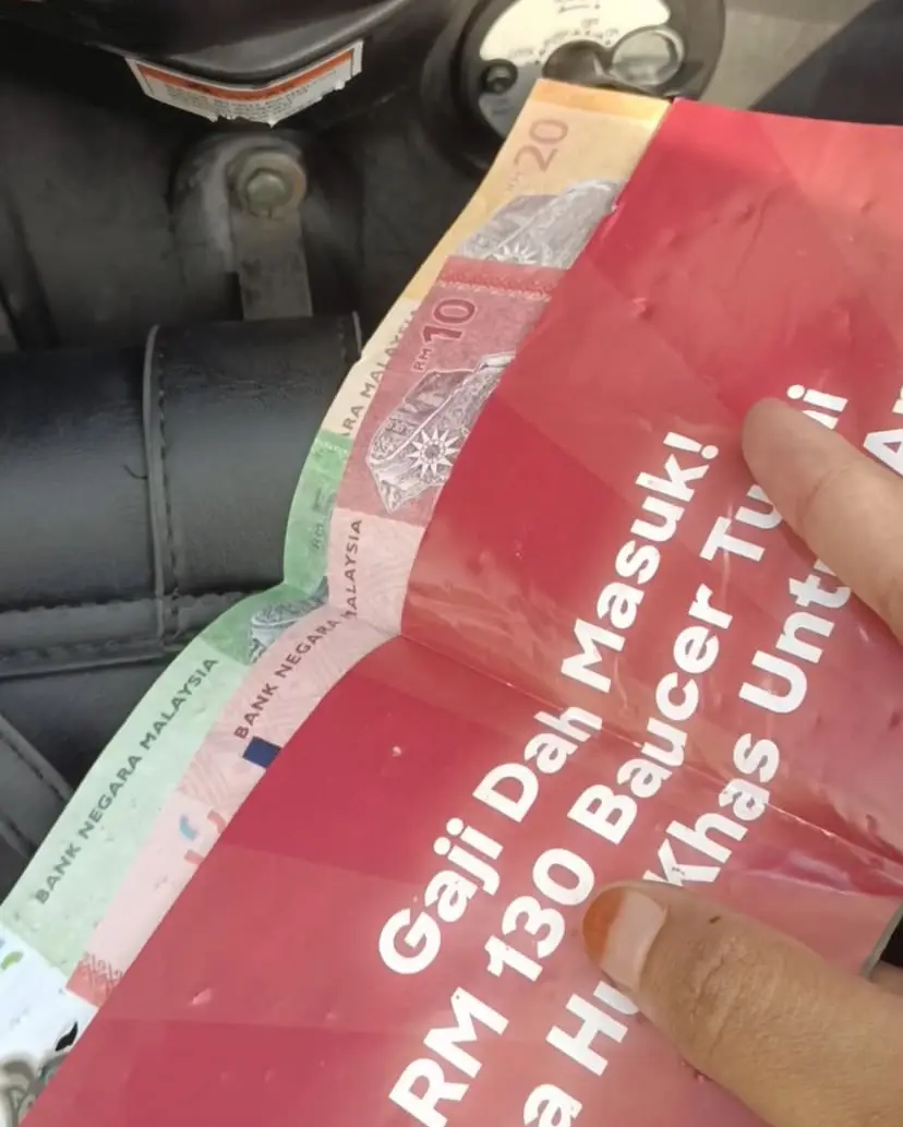 pizza vouchers disguised as wallet