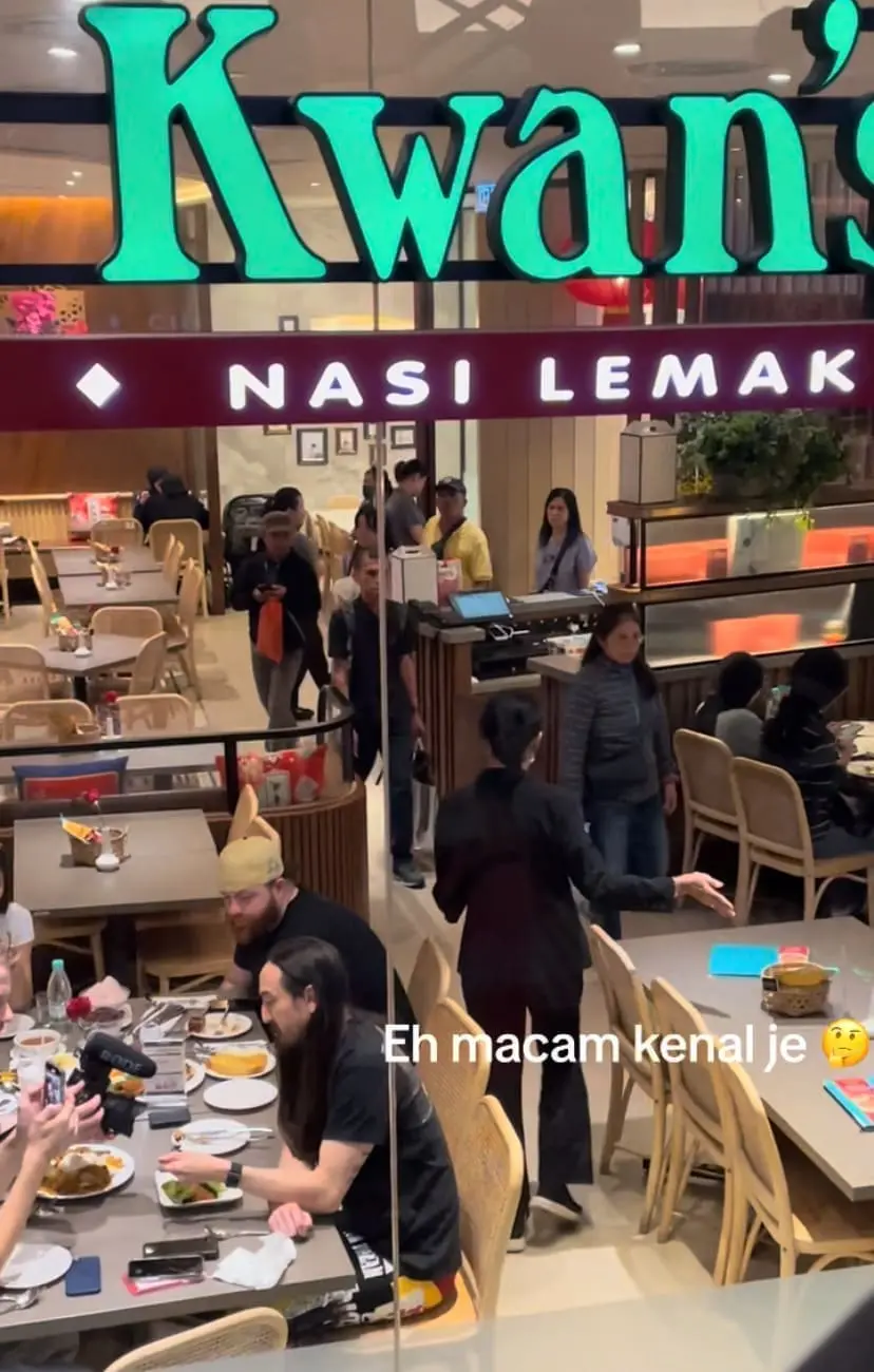 Steve Aoki at Madam Kwan's Pavilion KL