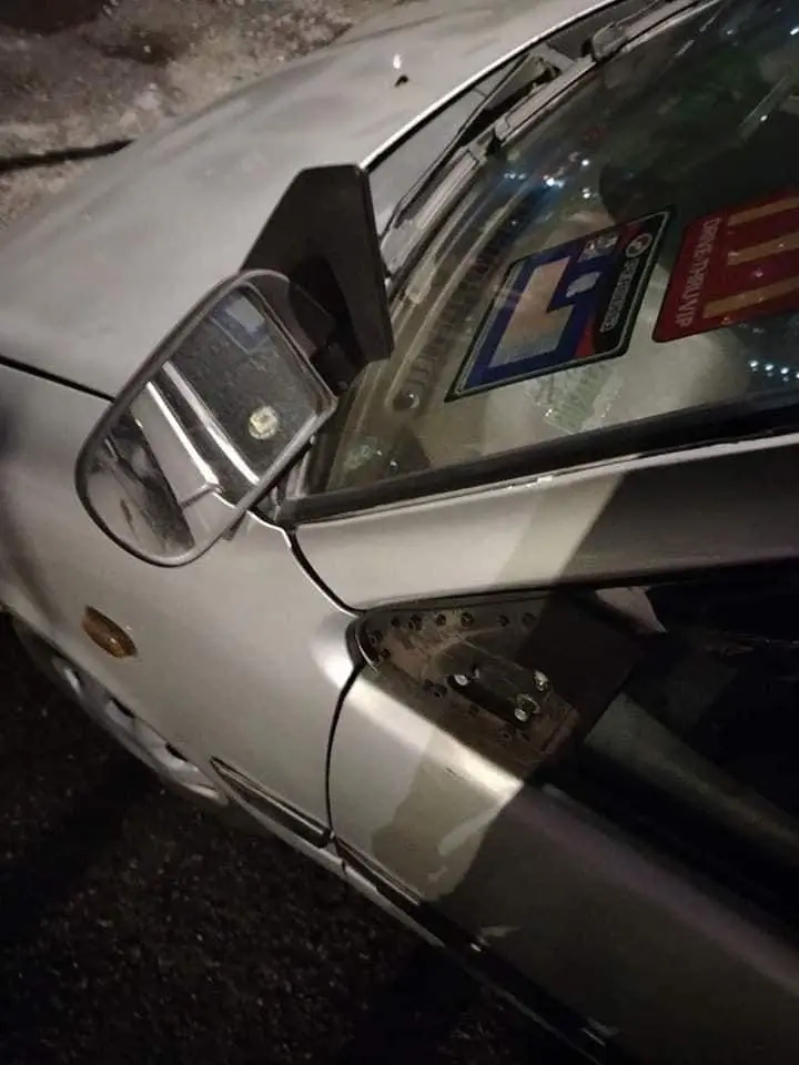damaged car side mirror