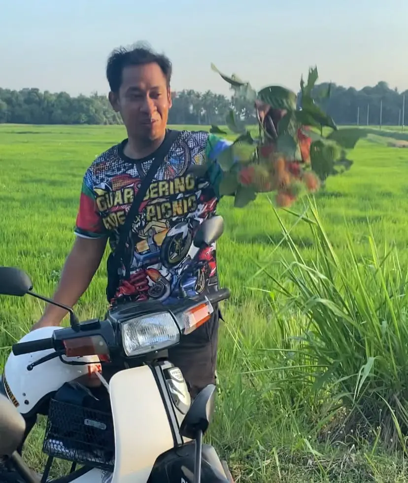 free rambutan sign at gombak roadside - july 2024