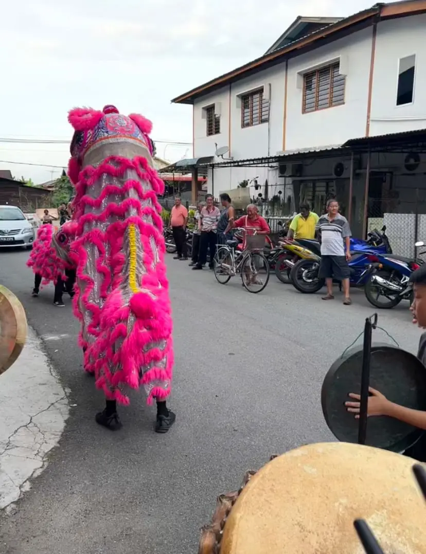 Lion Dance in pink at Gurun Jaya, Kedah