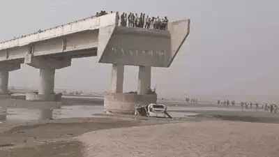 Incomplete bridge which caused 3 deaths in India