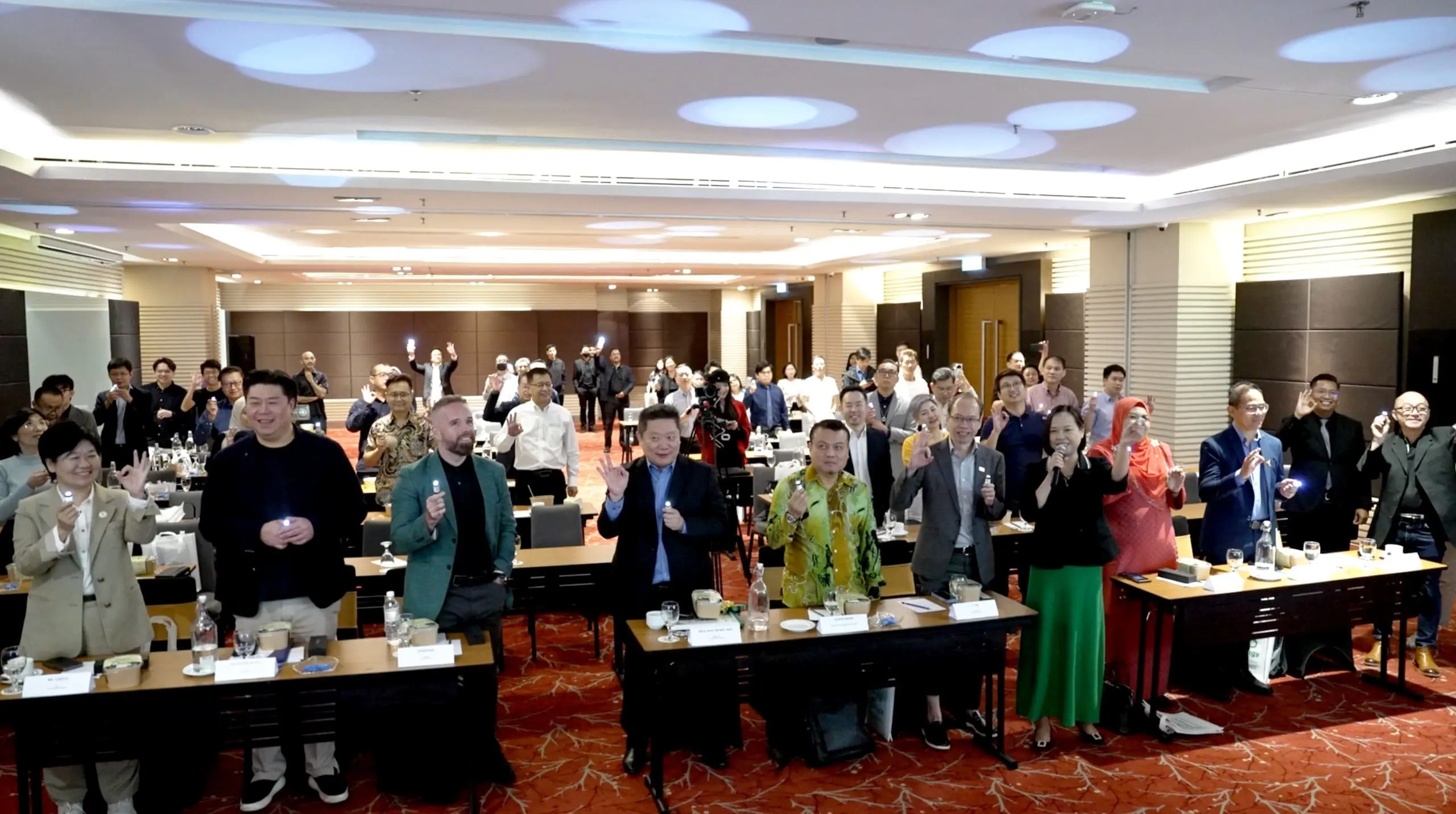 Industry Pioneers shouting the Unity Slogan