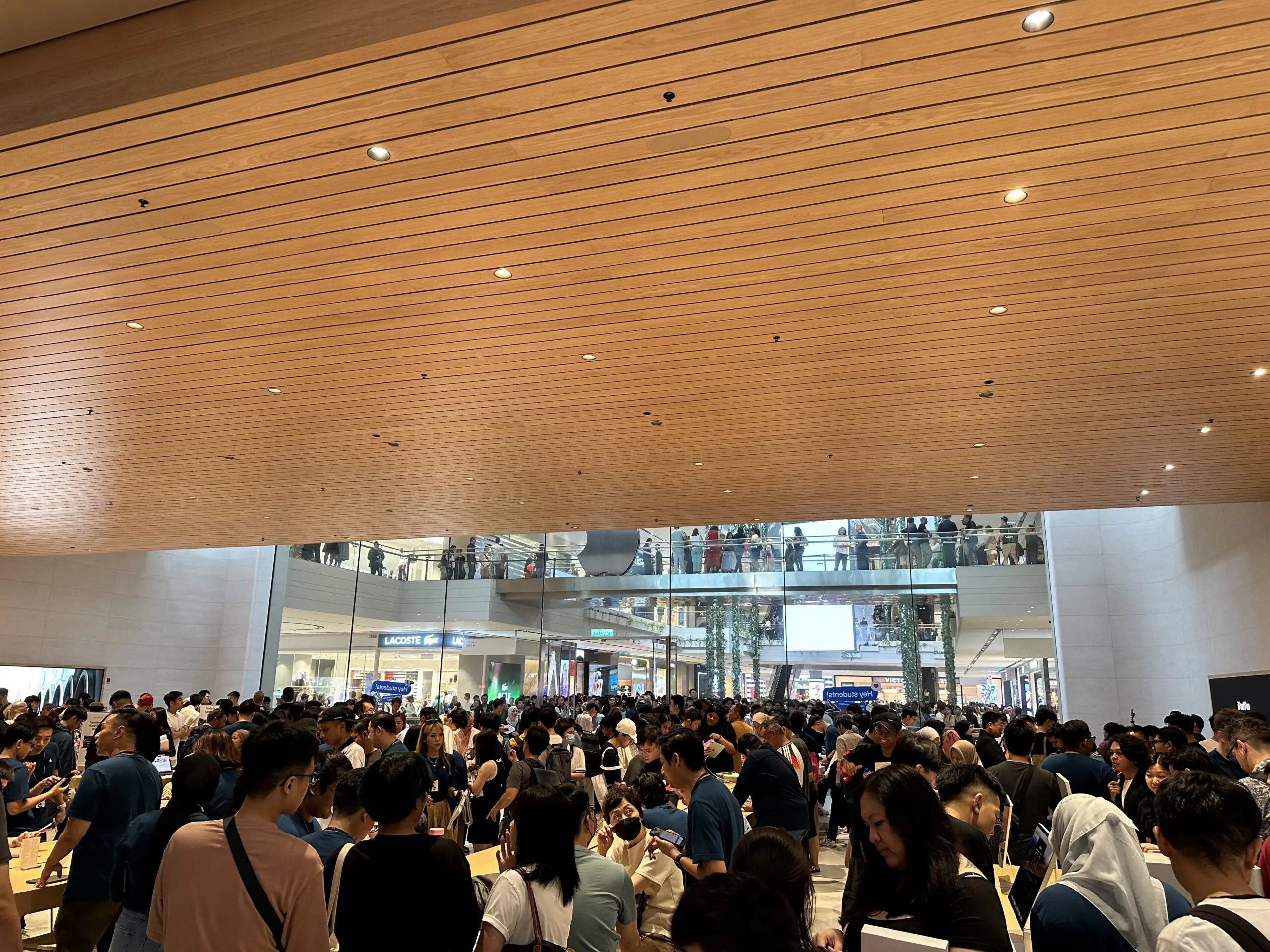 Inside Apple Store 1