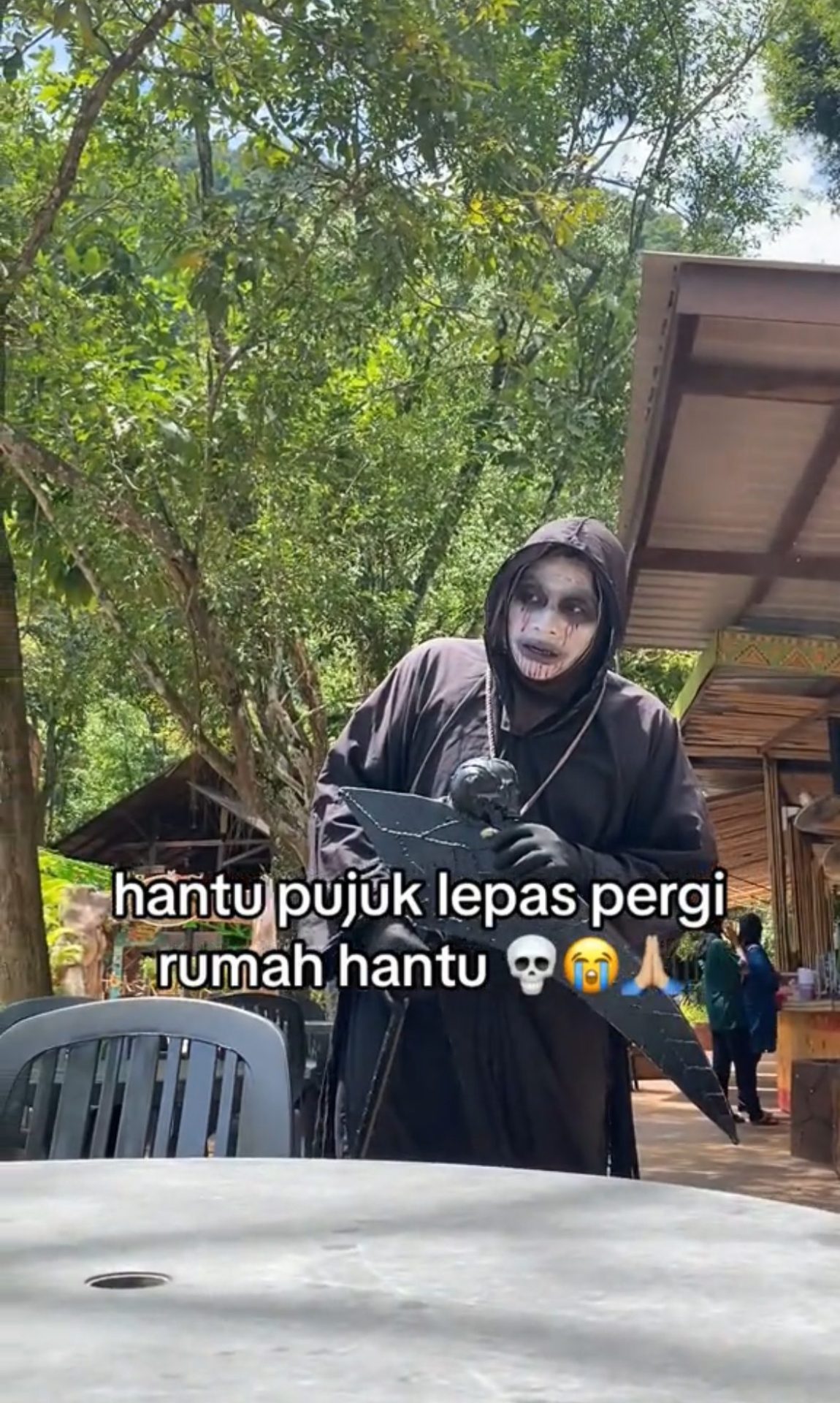 ‘It’s All Fake, Relax’ — Ghost Comforts Crying Woman At Lost World Of Tambun