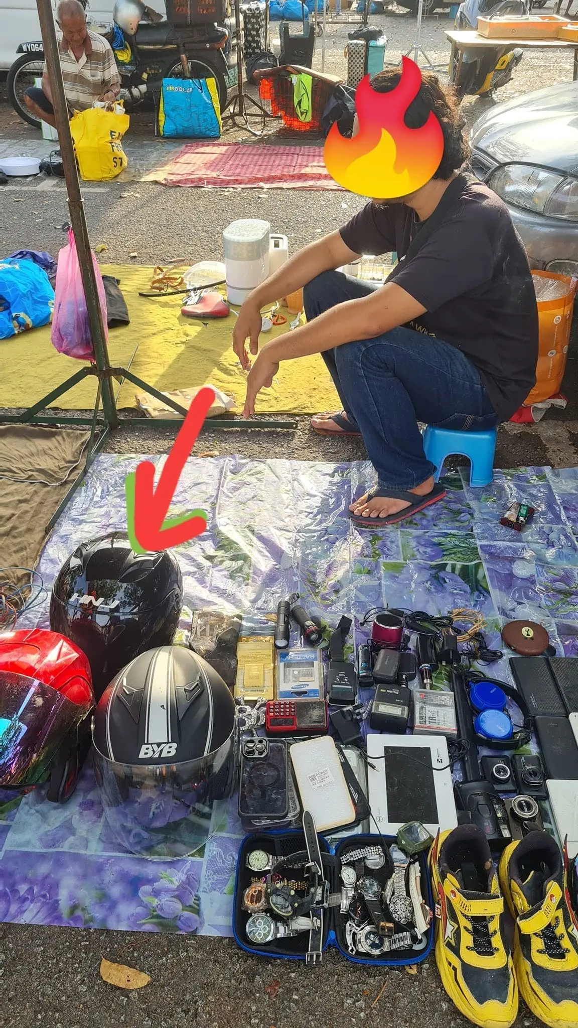 Jazz finds stolen helmet at Lorong Kulit market