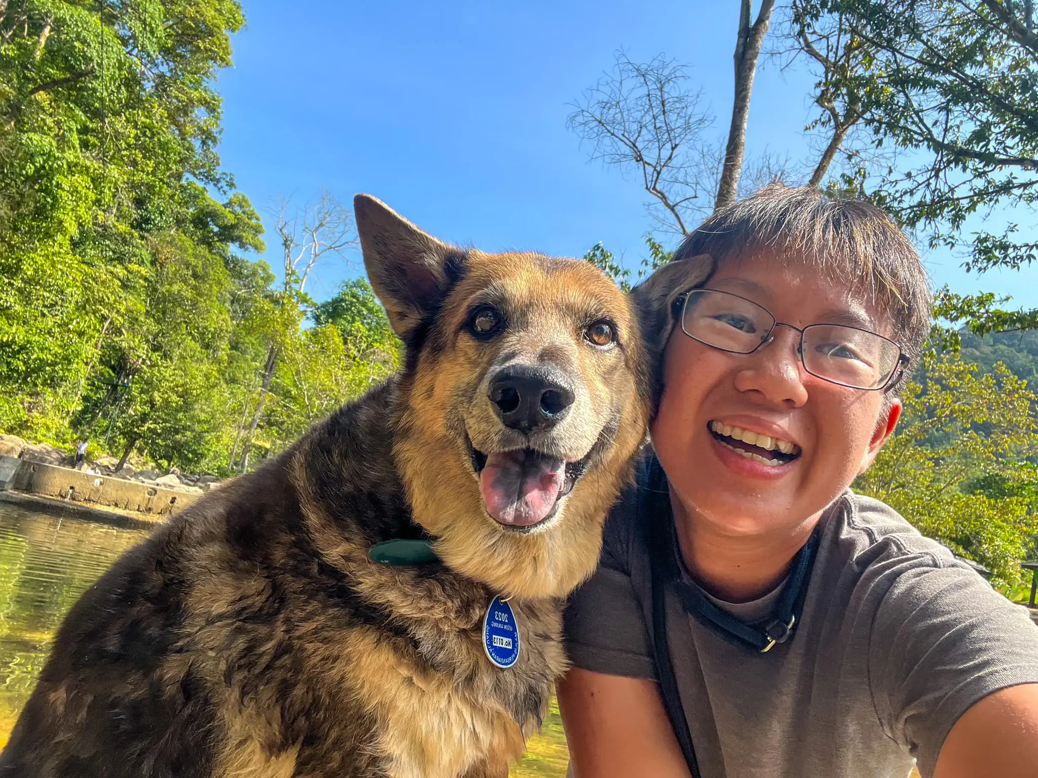 Jen Wong and her dog 01