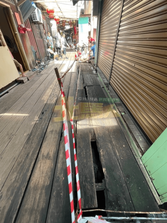 Decayed plank at Chew Jetty