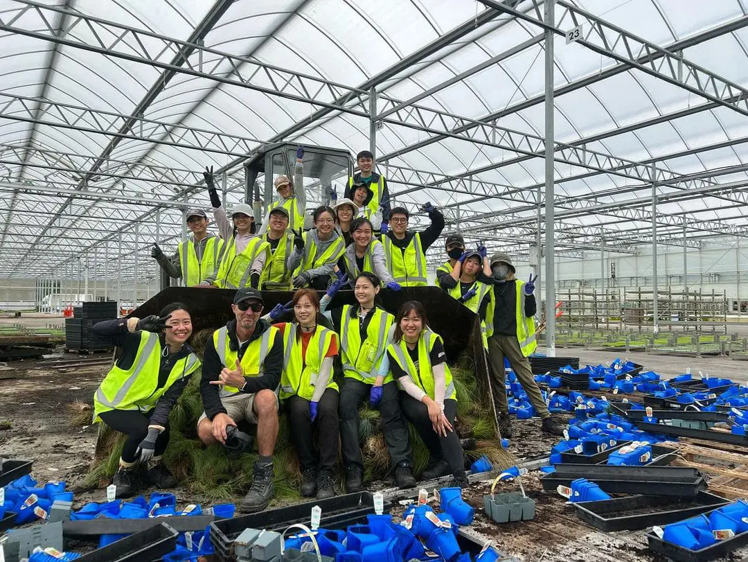 Jia Ying and her friends