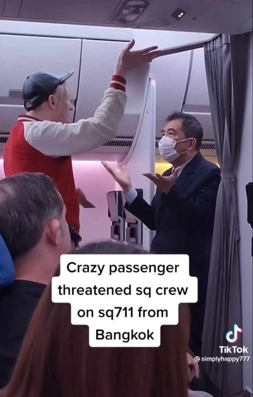 "F**k Off!" — SIA Passenger Escorted Off SQ711 Flight For Threatening & Swearing At Crew Member