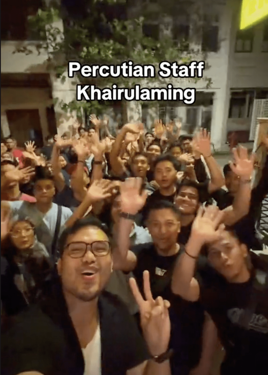 Khairul Aming Company trip