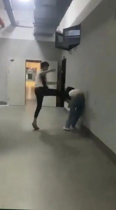 M'sian Teen Hits & Kicks Sister For Leaving Sick Mother At Home To Meet Male Friend