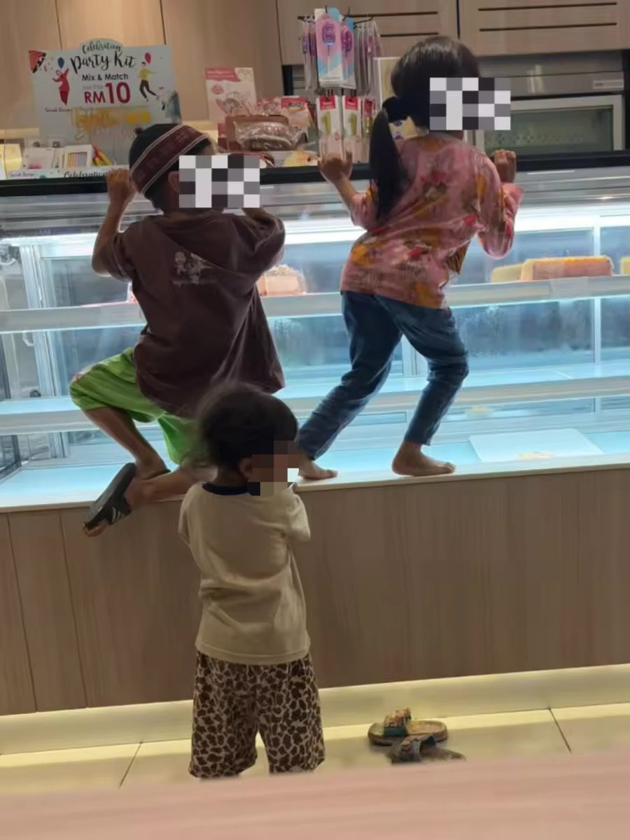 Kids climb cake display rack cover (2)