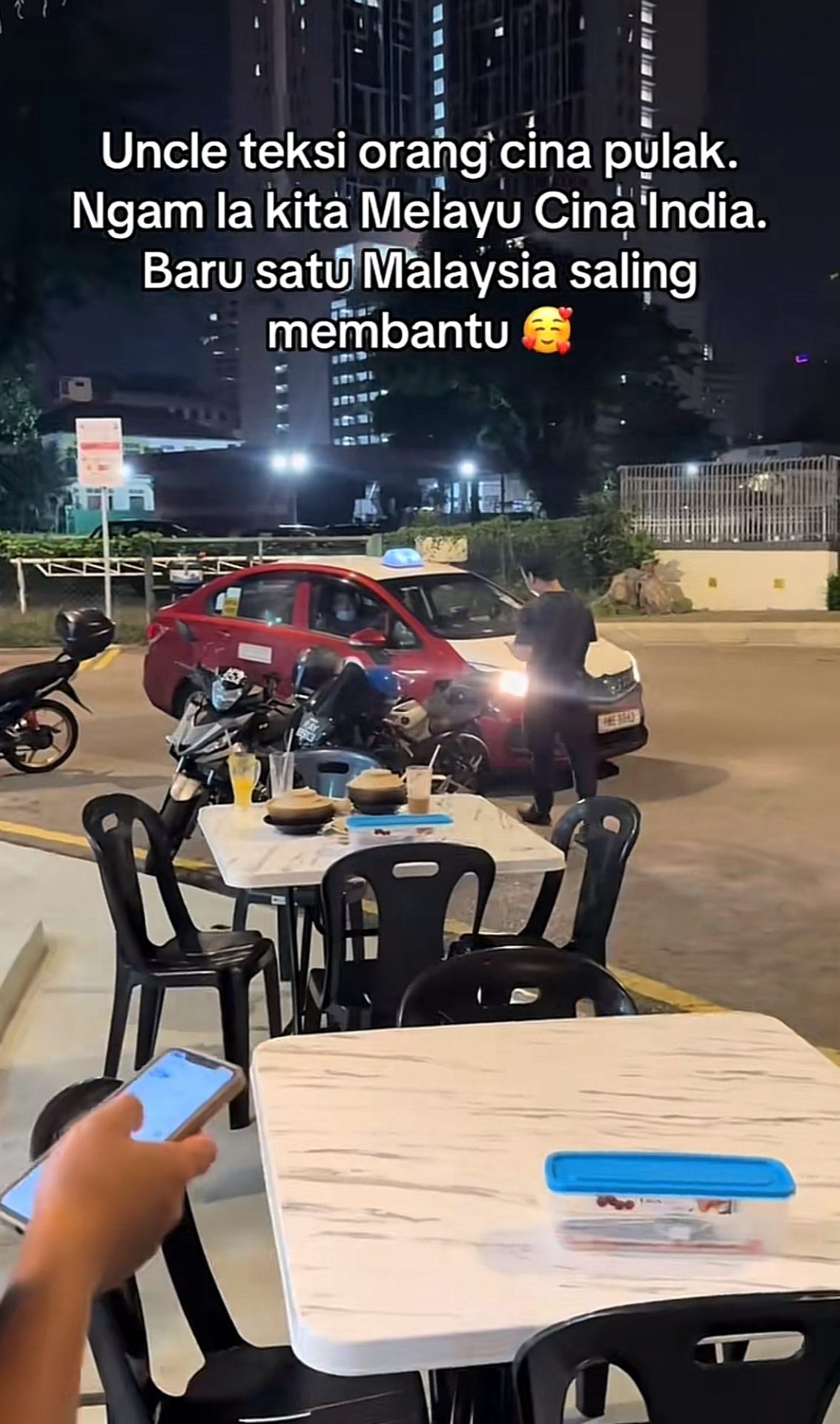 Kind M'sian Helps OKU Teen Who Was Robbed At TBS After Reaching KL To Find A Job