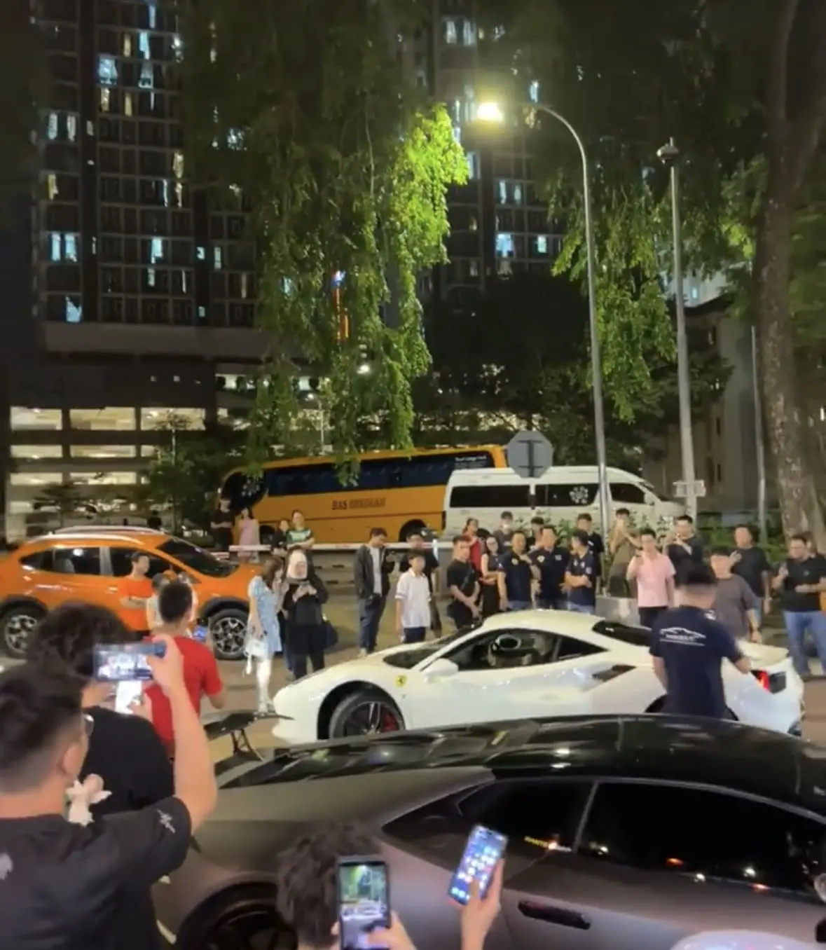 Kopitiam Owner Gifts Wife With RM1.2mil Ferrari To Thank Her For Having Many Kids In Sunway 1