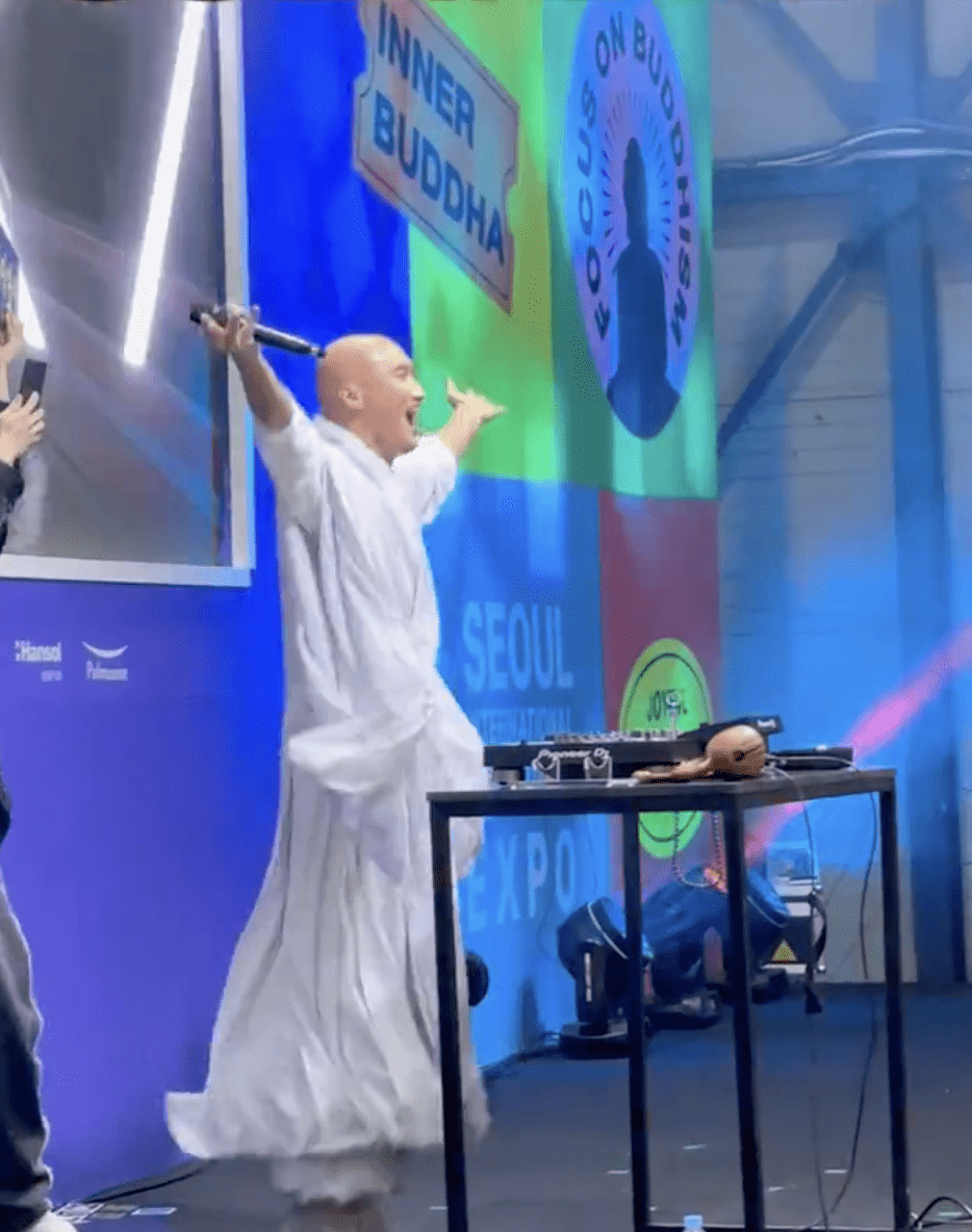 Korean DJ Monk New Jeans Nim