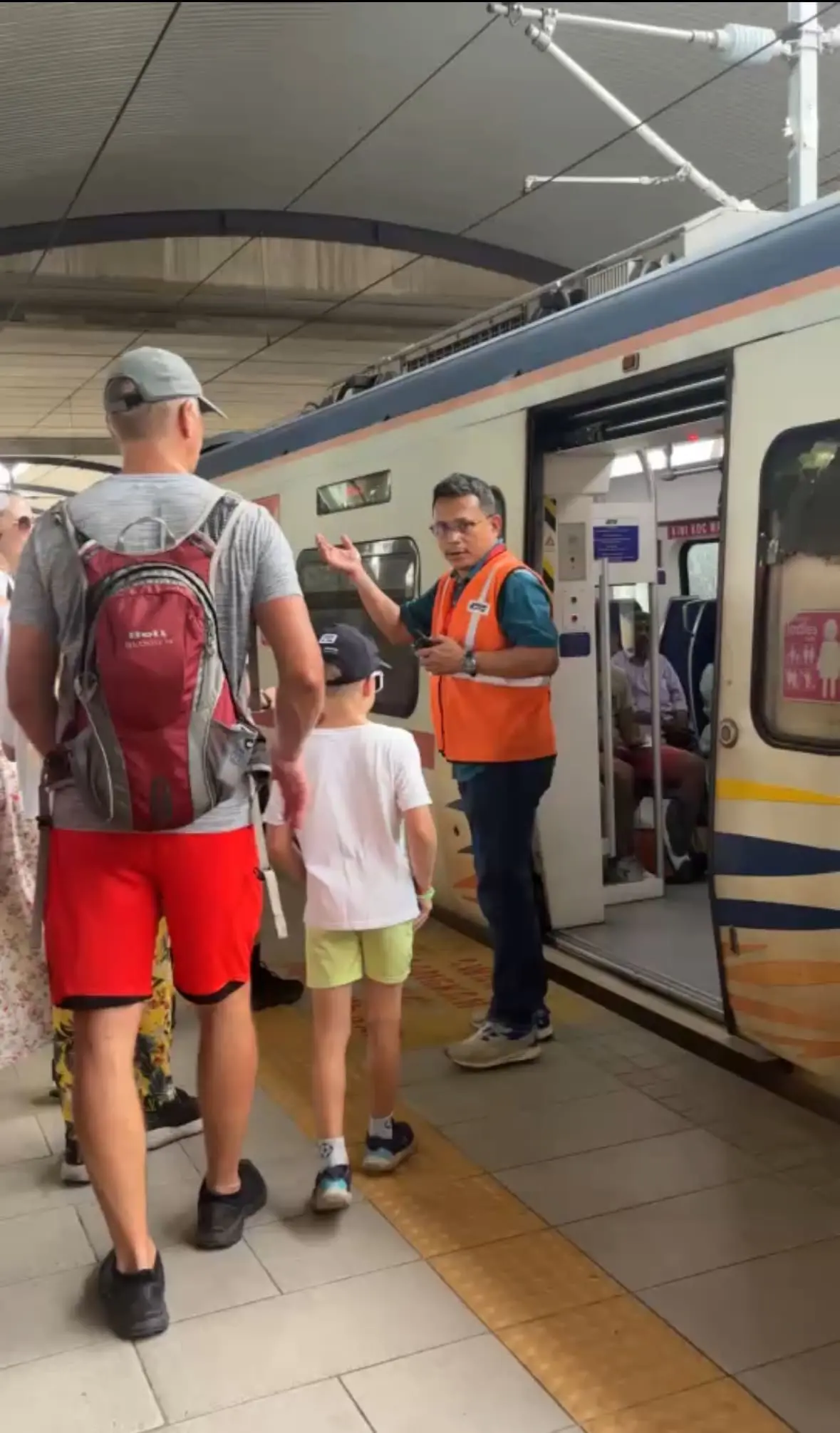 ktm staff holds and reopens the train