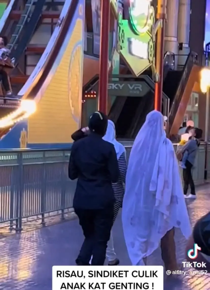 Two Foreign Women Caught Trying To Kidnap Child At A Theme Park In Genting Highlands