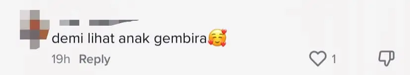 "As Long As My Children Are Happy"- M'sian Father Proudly Collects Toys From Dumps For His Children