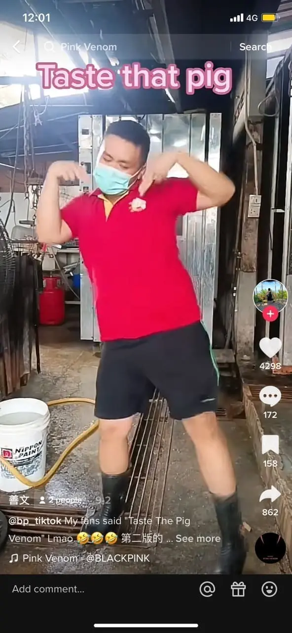 Roasted Pork Seller Goes Viral For Dancing To BLACKPINK's 'Pink Venom'