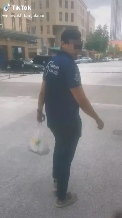 Man shouts at Grabfood rider