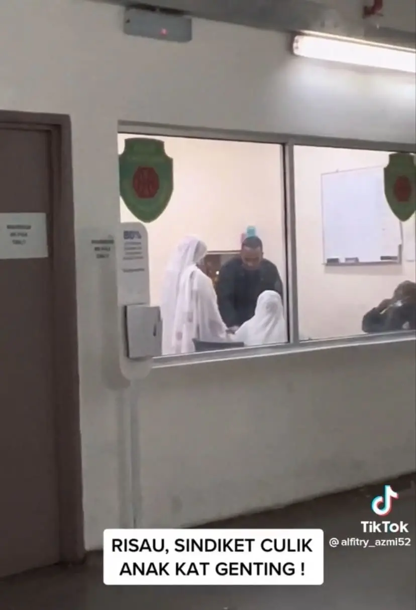 Two Foreign Women Caught Trying To Kidnap Child At A Theme Park In Genting Highlands