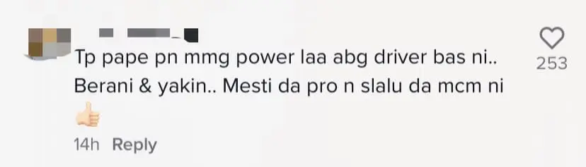 M'sians Watch Excitedly As Bus Driver Skillfully 'Frees' Vehicle From Narrow Intersection In Cameron Highlands