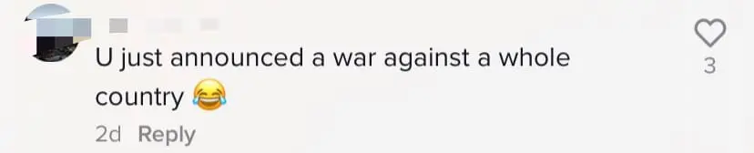 Angmoh Stirs Online War By Claiming SG's Nasi Lemak Is Better Than Malaysia's