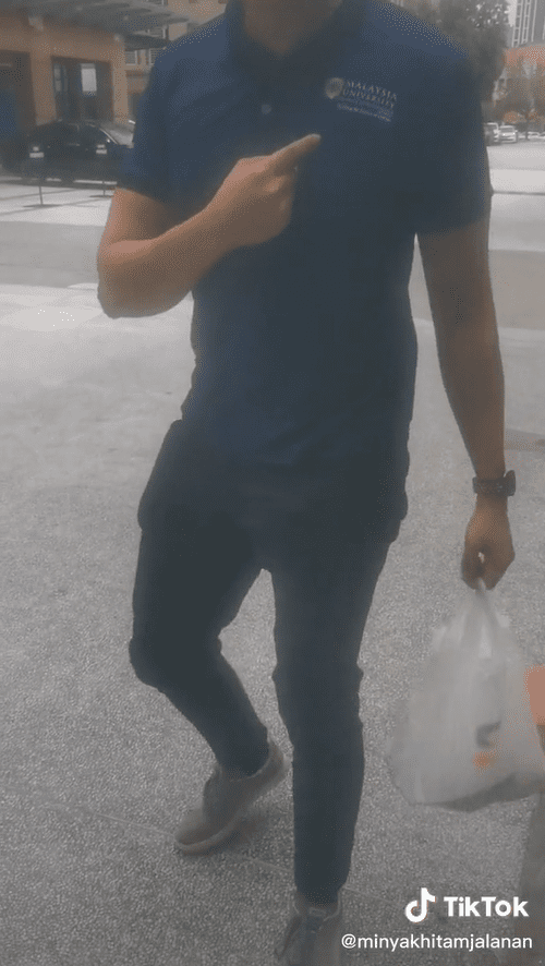 Man shouts at Grabfood rider