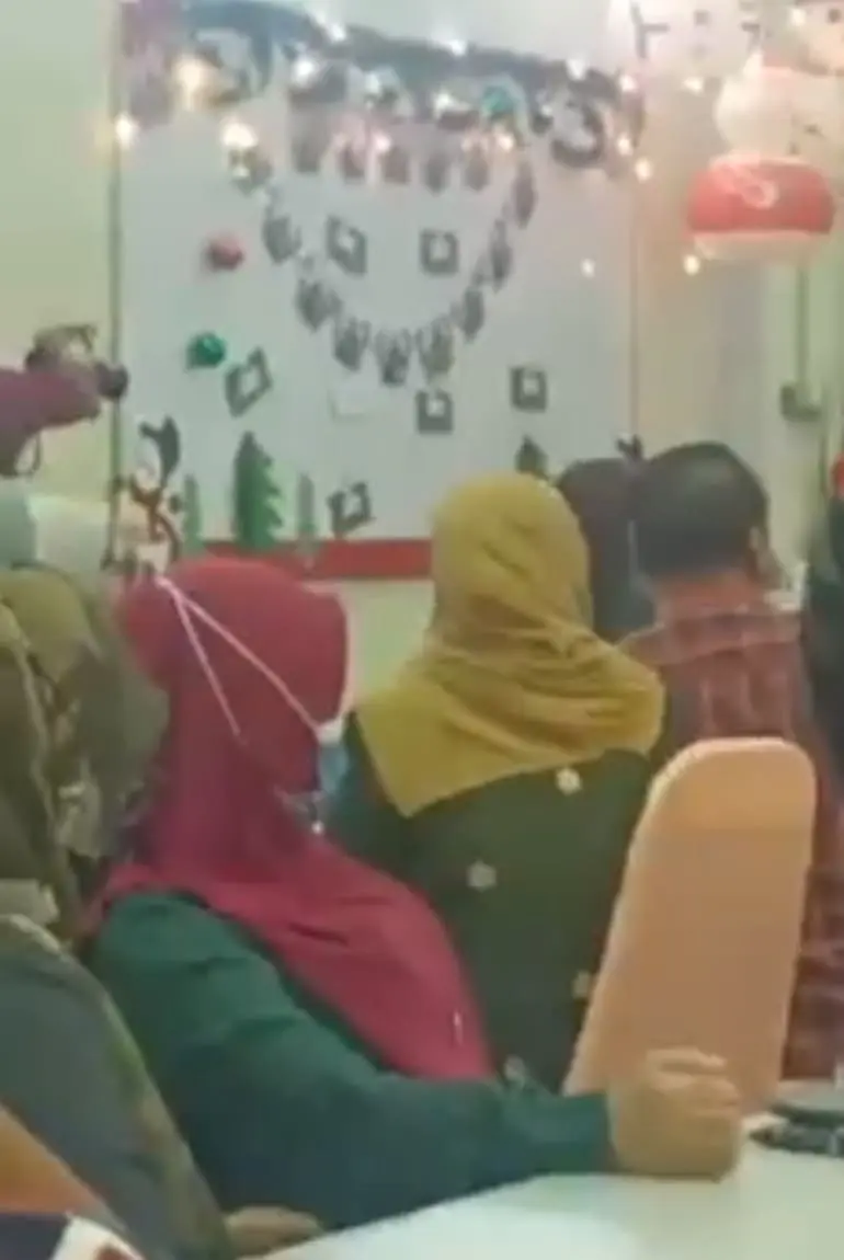 M'sians Applaud Sabah's Multiracial Christmas Celebration of Christmas Caroling