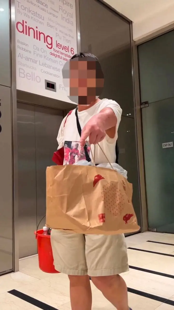 Disabled M'sian Confronts Man Who Used OKU Toilet To Wash Clothes At Pavilion KL