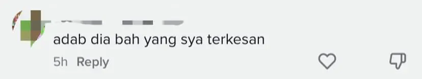 Netizens Touched To See Young Sabah Boy Smiling While Selling Keropok In The Rain