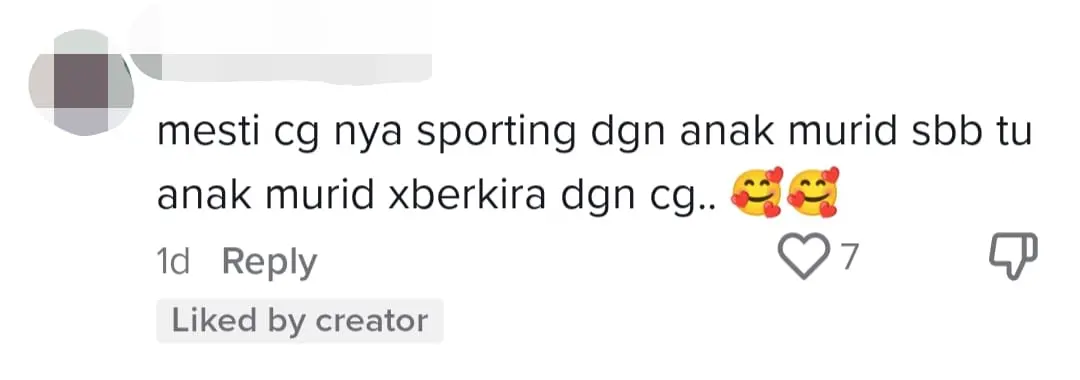 M'sians Moved By Students Who Braved Heavy Rain Just To Keep Their Teacher Dry