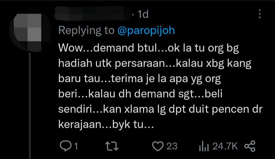 "I Deserve Better" — M'sian Teacher Unhappy With Spice Rack She Got As Retirement Gift